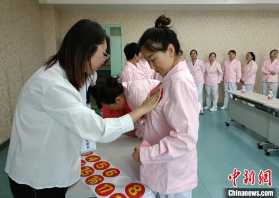 宁夏开展全国孤残儿童护理员高级技师、技师职业技能等级认定工作。宁夏民政厅 供图